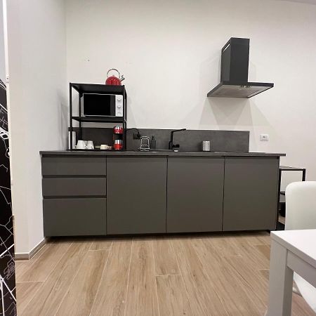 Citywise Vittorio - Independent Apartment Near Bari Central Station Εξωτερικό φωτογραφία