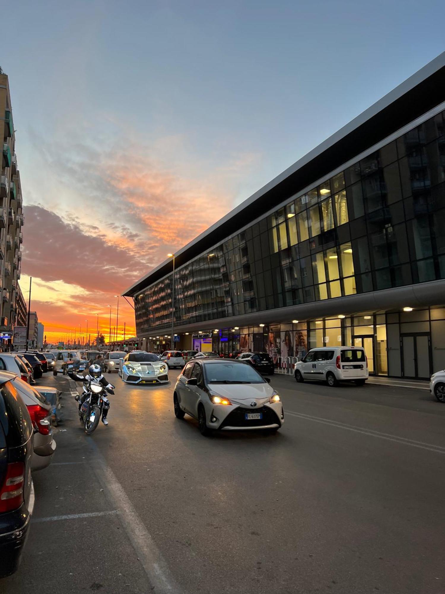 Citywise Vittorio - Independent Apartment Near Bari Central Station Εξωτερικό φωτογραφία
